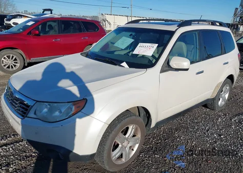 2010 Subaru Forester 2.5X Premium z USA, uszkodzony, nr VIN JF2SH6CC1AH800000